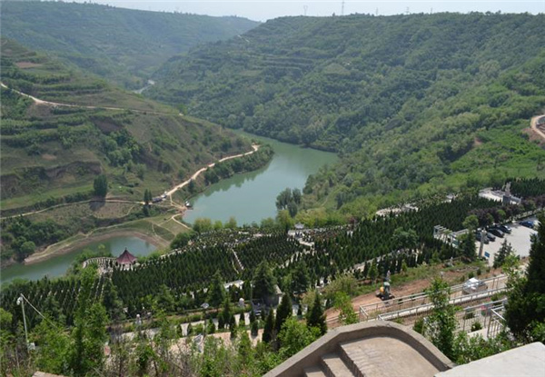 西安高橋墓園在什么地方,?批準(zhǔn)殯葬地-價格公道