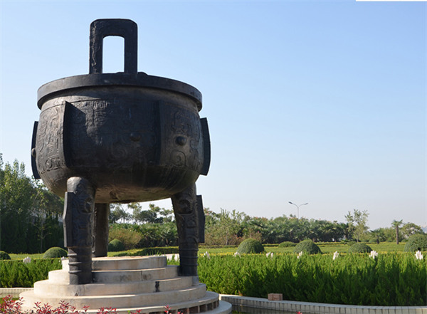 西安霸陵墓園新區(qū)圖片,群山環(huán)抱中,價(jià)格實(shí)惠