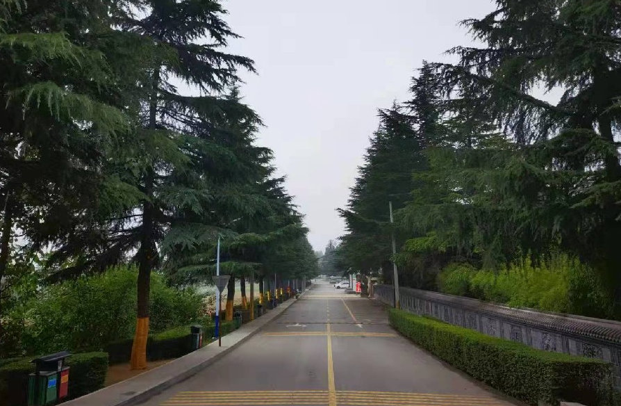 西安棗園山墓園可乘坐414路,、404路,、413路等公交車抵達(dá)